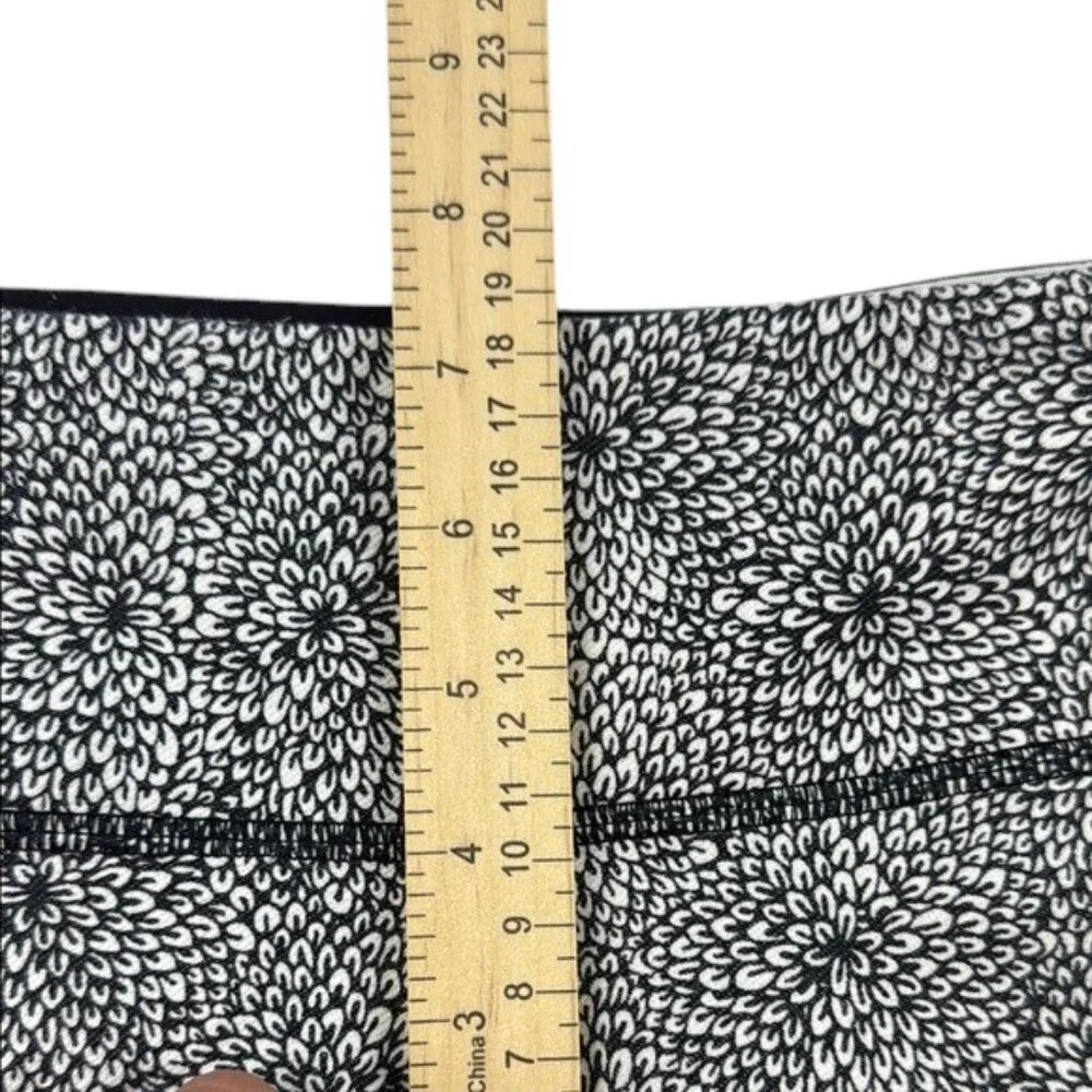 Lululemon Leggings Black White Floral Women's Size 4